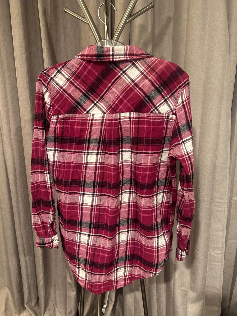 GAP women’s Burgundy and White Plaid Button-Down Shirt - Picture 5 of 5